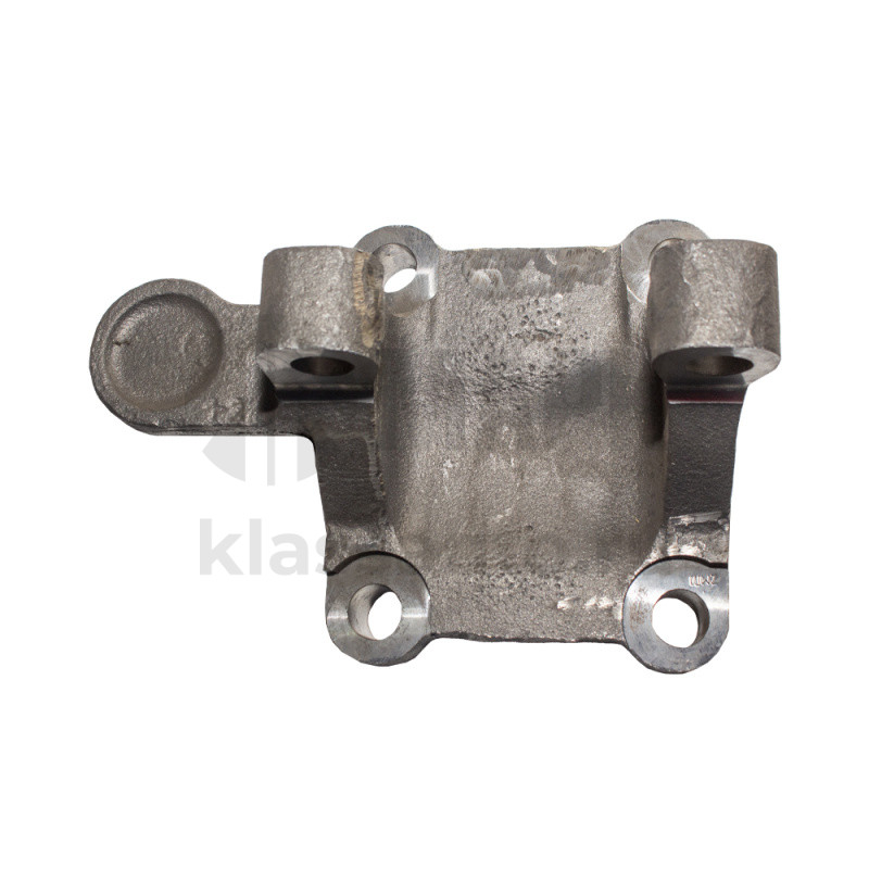 Рычаг нижний правый (Завод Машдеталь)